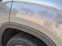 ألواح هيكل السيارة الأيسر