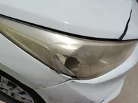 الأنوار الأمامية اليمين