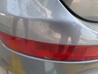 الأنوار الخلفية اليسار