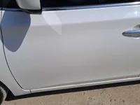 الباب الأمامى الأيسر