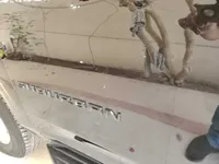 الباب الأمامى الأيسر