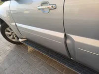 الباب الأمامى الأيسر