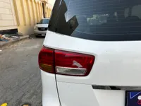 الأنوار الخلفية اليسار