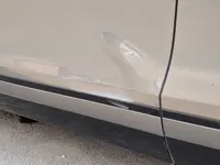 الباب الأمامى الأيسر