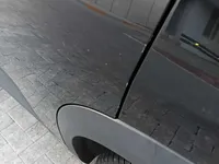 الباب الأمامى الأيسر