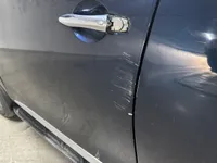 الباب الأمامى الأيسر