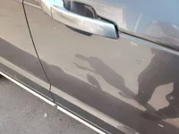 الباب الأمامى الأيمن