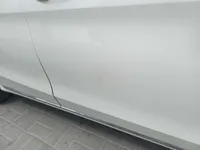 الباب الأمامى الأيمن