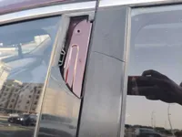 الباب الأمامى الأيسر