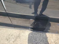 الباب الأمامى الأيمن