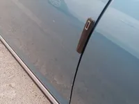 الباب الأمامى الأيسر
