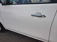 الباب الأمامى الأيسر
