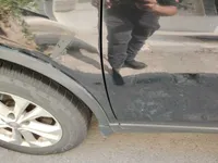 الباب الأمامى الأيسر