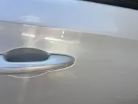 الباب الأمامى الأيمن