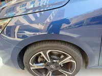 الرفرف الجانبي الأيسر