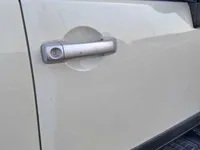 الباب الأمامى الأيمن