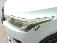الأنوار الأمامية اليمين