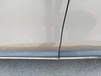 الباب الأمامى الأيسر
