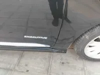 الباب الأمامى الأيمن