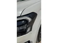 الأنوار الأمامية اليسار