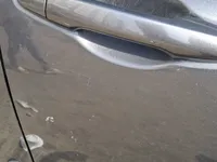الباب الأمامى الأيمن