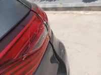 الأنوار الخلفية اليمين