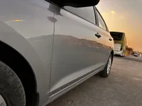 الباب الأمامى الأيسر