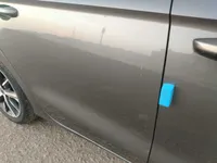 الباب الأمامى الأيسر