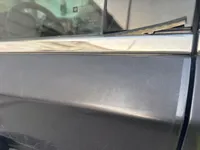 الباب الأمامى الأيسر