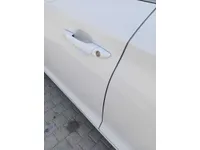 الباب الأمامى الأيسر