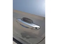 الباب الأمامى الأيسر
