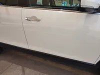 الباب الأمامى الأيمن