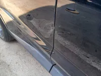 الباب الأمامى الأيمن