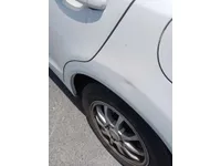 الباب الأمامى الأيسر