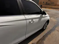 الباب الأمامى الأيمن