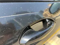 الباب الأمامى الأيسر