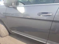 الباب الأمامى الأيسر
