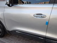 الباب الأمامى الأيسر