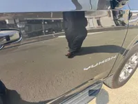 الباب الأمامى الأيمن