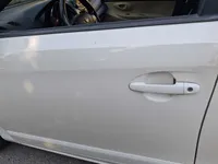 الباب الأمامى الأيسر