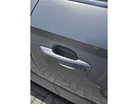 الباب الأمامى الأيمن