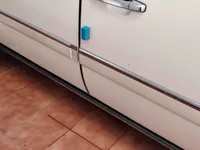 الباب الأمامى الأيمن
