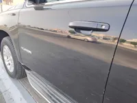 الباب الأمامى الأيسر