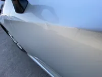 الباب الأمامى الأيسر