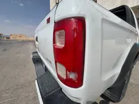 الأنوار الخلفية اليمين
