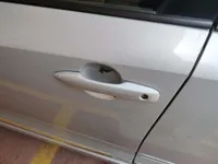 الباب الأمامى الأيسر