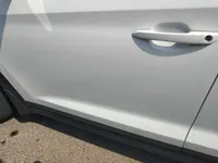 الباب الأمامى الأيسر