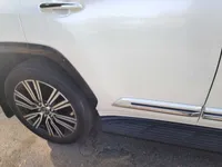 الباب الخلفى الأيمن