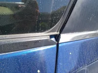 الباب الأمامى الأيسر