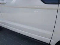 الباب الأمامى الأيمن